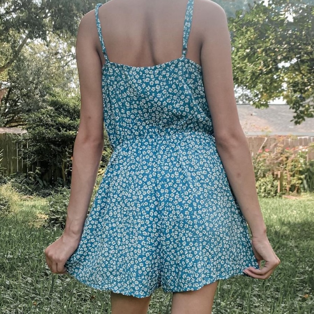 🥑FREE🥑 w/any FP purchase H&M Floral Romper with Pockets in Blue/White